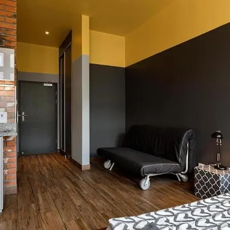 Close-golden - Cozy Studio - Great Location&k28 Wroclaw